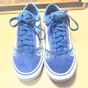 Vans Bandana Skull Sneakers